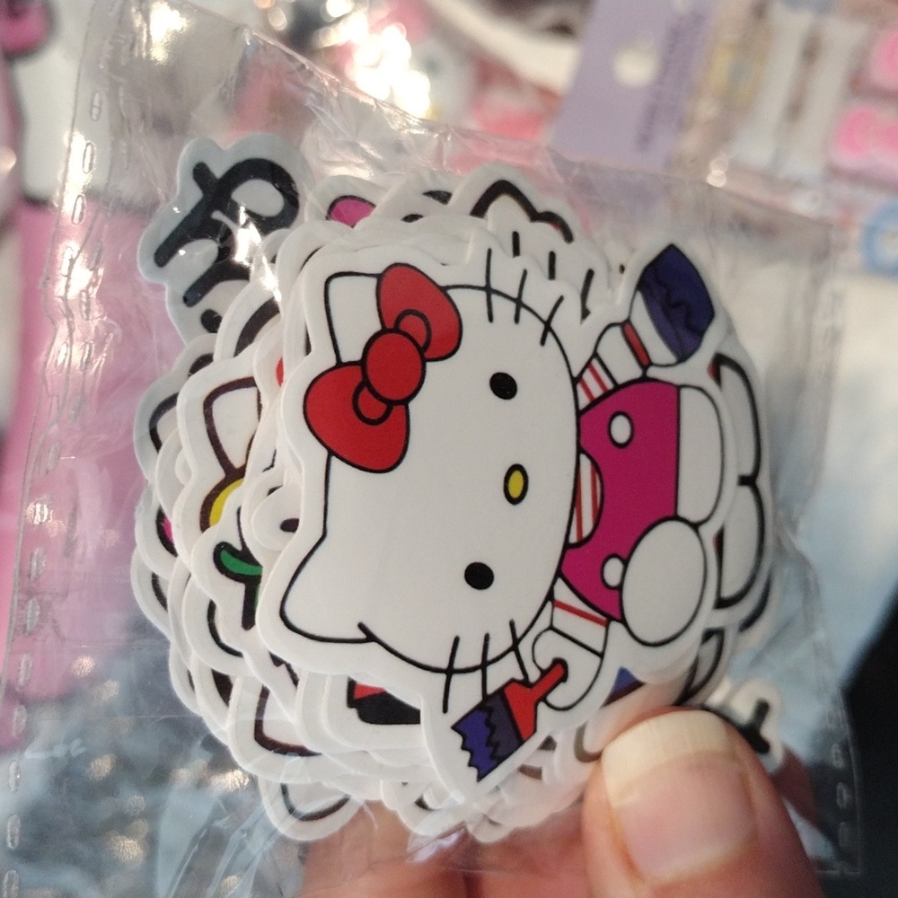🩷💝Hello Kitty Sanrio Bundle💝🩷 - Picture 3 of 17